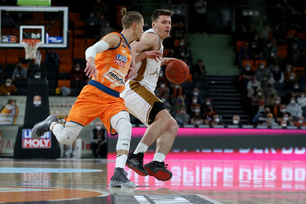 表现助拜仁 表现助拜仁