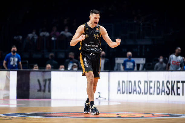 年女足世界 年女足世界